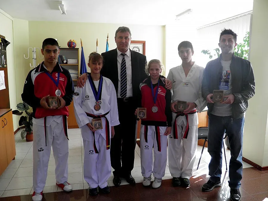 Кмет награди таекуондисти