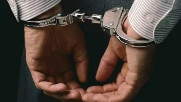 Адвокат и бизнесмен закопчани за измама от  600 бона 