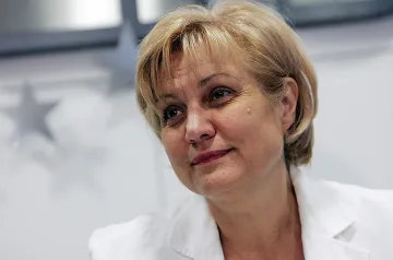 Менда Стоянова: Парите в дебитните карти - без данък