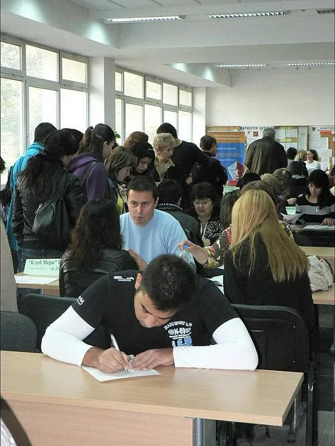 Трудова борса за младежи в Добрич