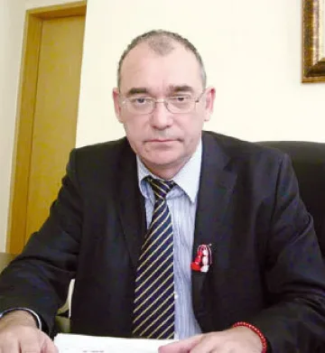 Сменят шефа на лекарствата 