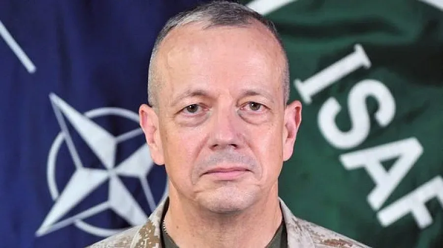 Генерал Джон Алън поема войските на НАТО