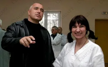 Каката на Бойко: Предадоха го за парче земя