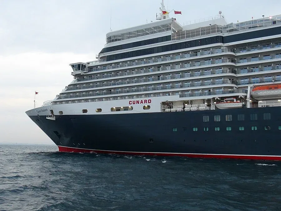 Бурята не уплаши "Куин Елизабет"