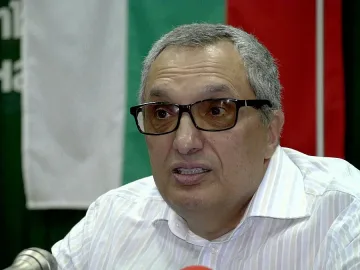 ДСБ скочи на Парамов