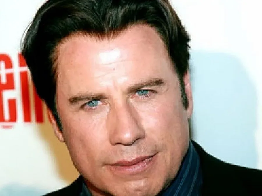 Траволта разписва вместо Де Ниро