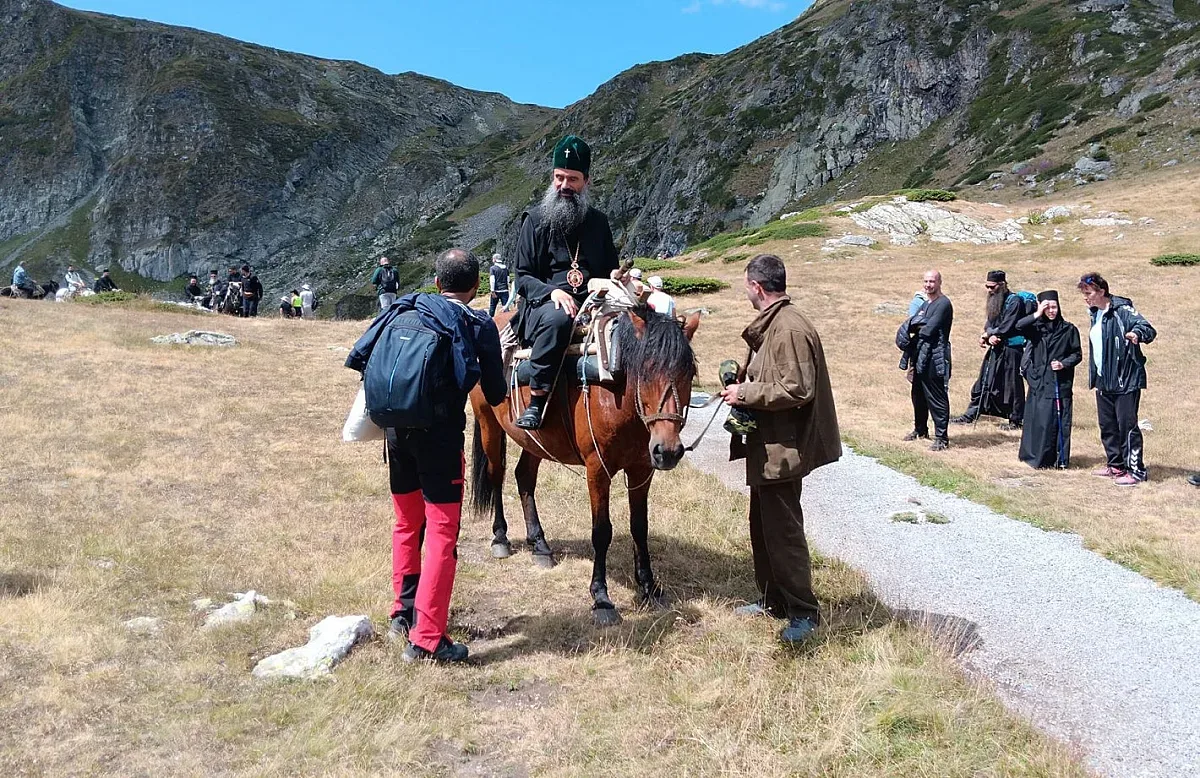 Патриарх Даниил отслужи водосвет на 7-те рилски езера (УНИКАЛНИ СНИМКИ)