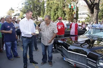 Кадилак-антика спечели кметска купа