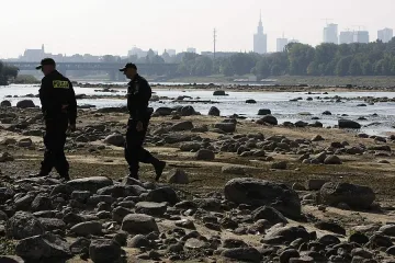 Улица пропадна във Варшава, евакуират 100 души