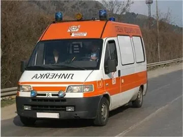 Шофьор загина след сблъсък в дърво