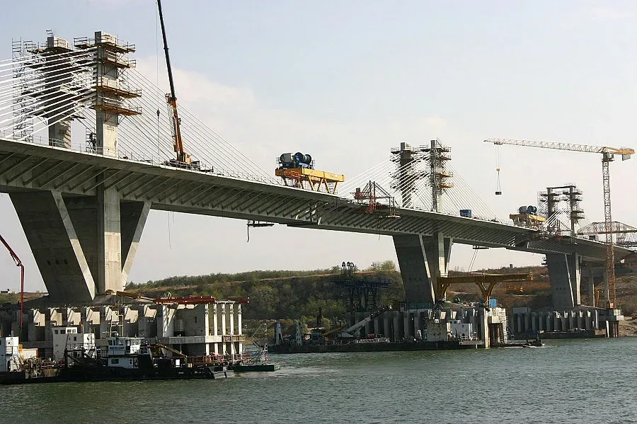 18 метра остават до завършване на Дунав мост 2