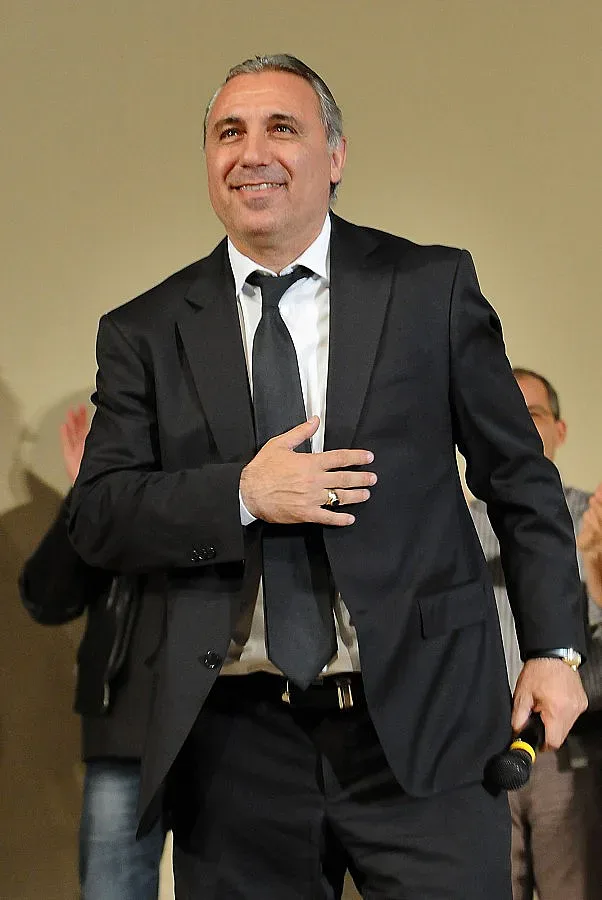 Камата носи риза и налъми в ГДБОП