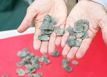 Откриха съкровище от 103 монети