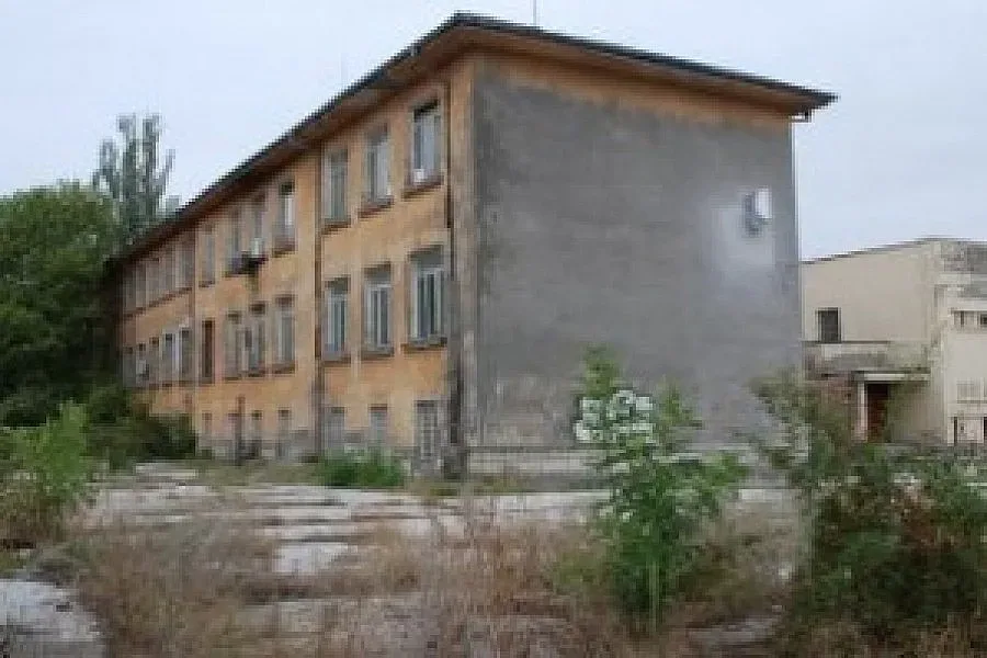 Школо става приют за бездомни