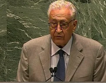 Лахдар Брахими се мести в Кайро