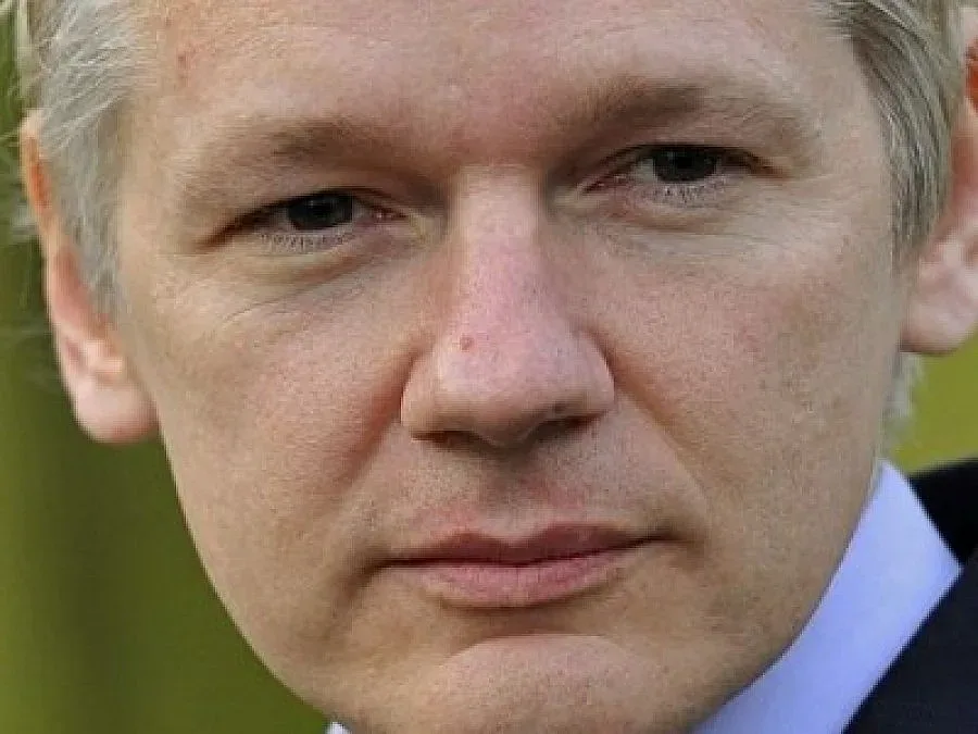 Асандж става абориген