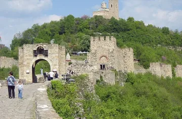 Борисов реже лента на нов площад пред Царевец