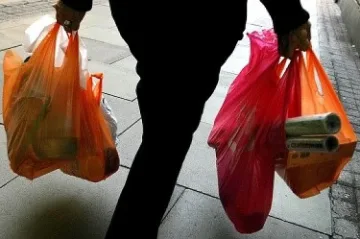 Торбичките по-скъпи от днес