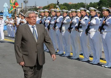 Заплатите в армията скачат с 10%