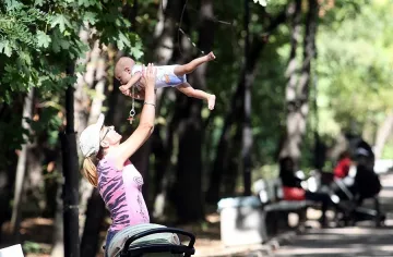 Бебетата с карти в рейса