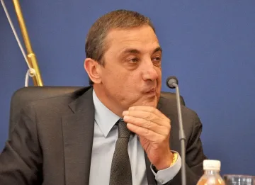 "Титан" извади Е3 млн. от ръкава   
