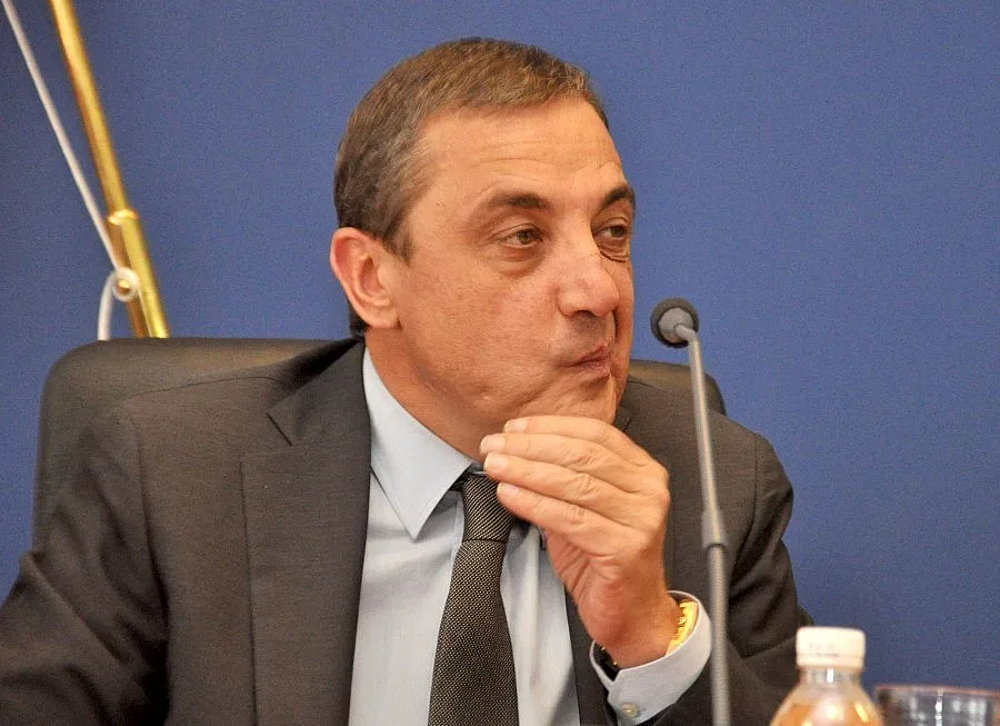"Титан" извади Е3 млн. от ръкава   