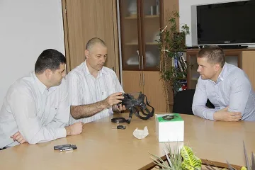 Дариха огнеборци с германски маски