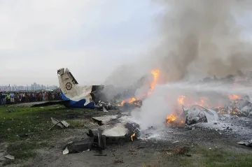 Самолет се разби в Непал заради птица