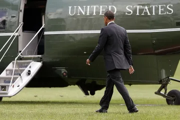 Обама трепери във въздуха   