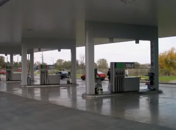 Бензинджия върна чанта с три бона