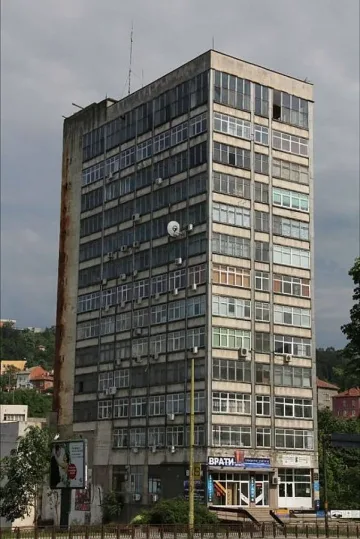 Габровска сграда сама си прави ток