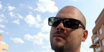 Рапър на разпит за песен 