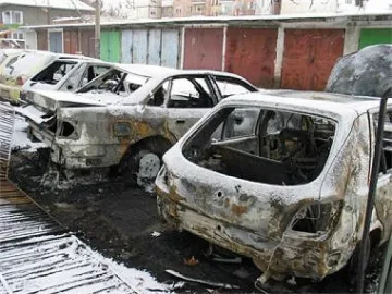 Палят коли за паркоместа