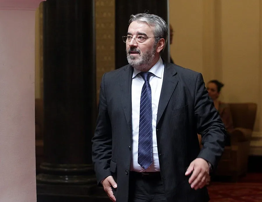 Токът замръзва до изборите