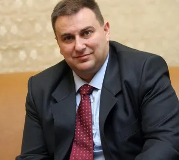 Поне 1 г. затвор за търговия с гласове