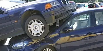 БМВ помете пешеходци в Студентски град