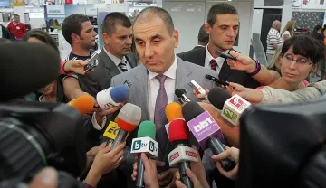 Цветанов: Трудно се работи с шест синдиката