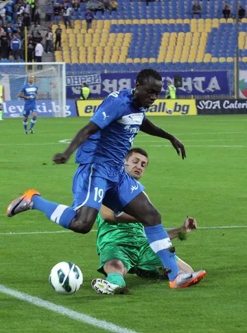 "Левски" посочи вратата на крило     