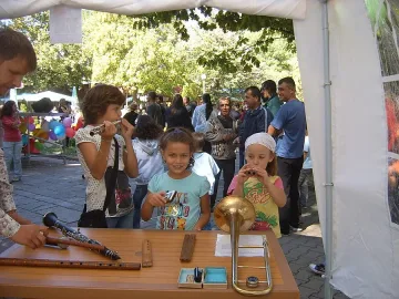 Шоу на три сцени в Кърджали