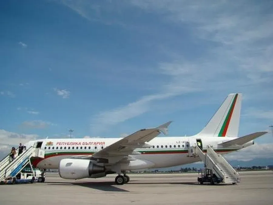 ЦСКА и Локомотив на правителствения самолет