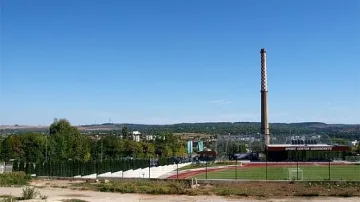 Взривяват 120-метров комин