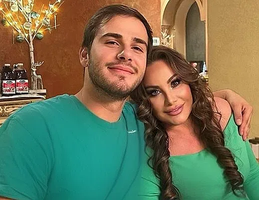 Дарина Павлова запозна сина си с бившата на Гришо