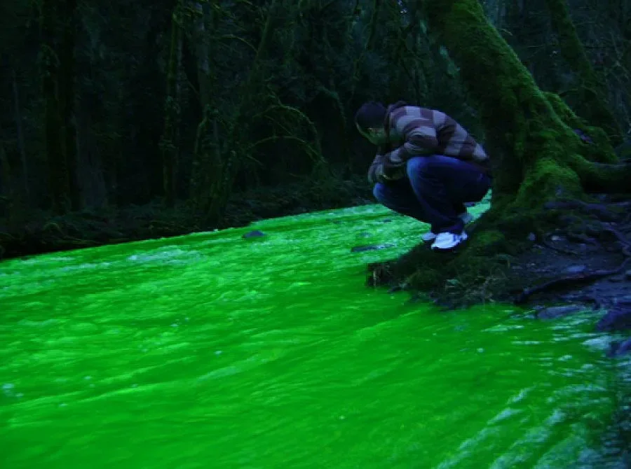 Струма потече зелена