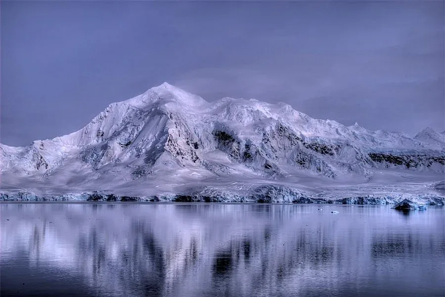 Вдигаме нова църква на Антарктида