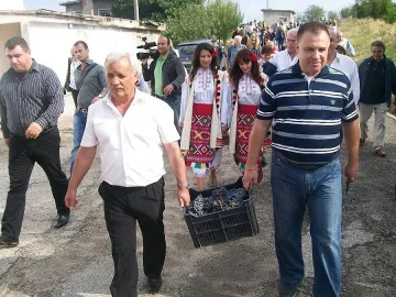 На гроздобер министър Найденов научи рецепта за дълголетие