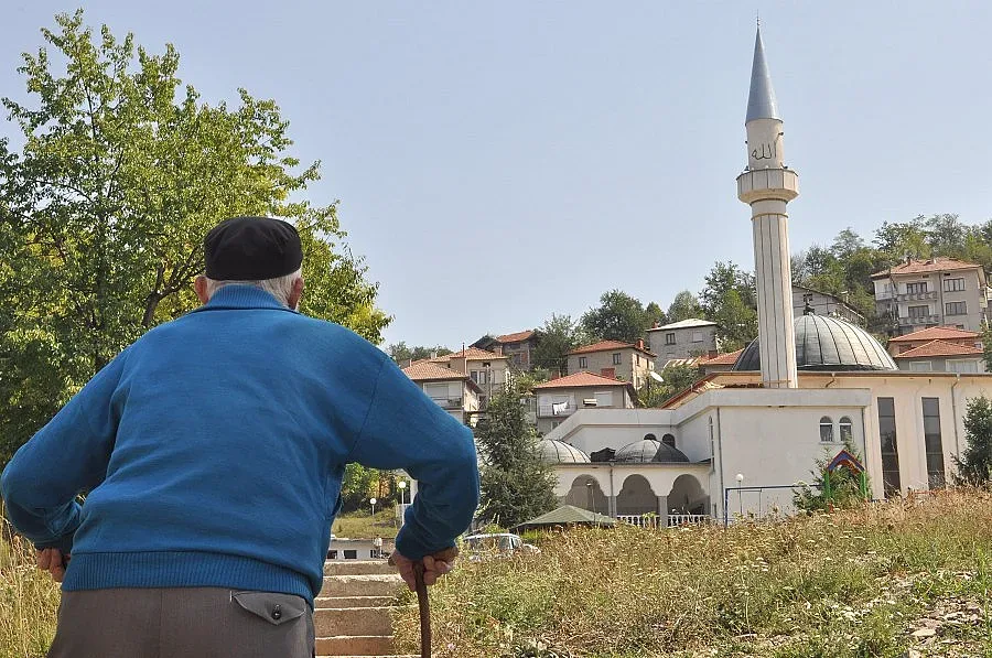 Ходжи учели хората да не гласуват