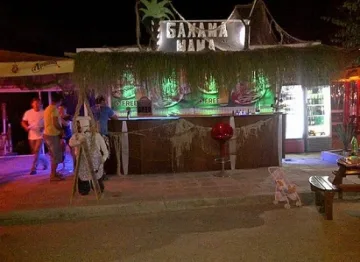 Маскирани пребиха боса на "Бахама мама"