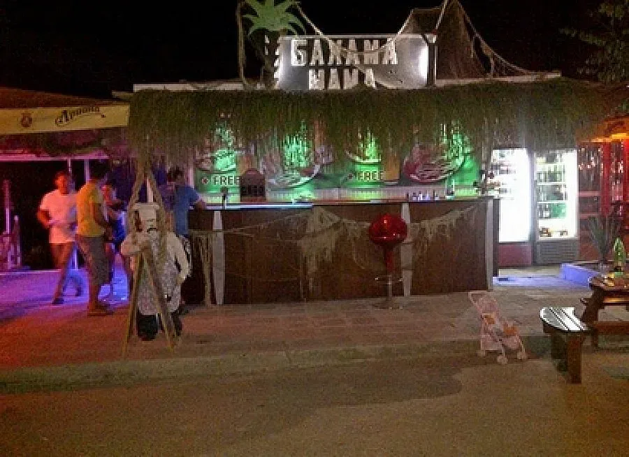 Маскирани пребиха боса на "Бахама мама"