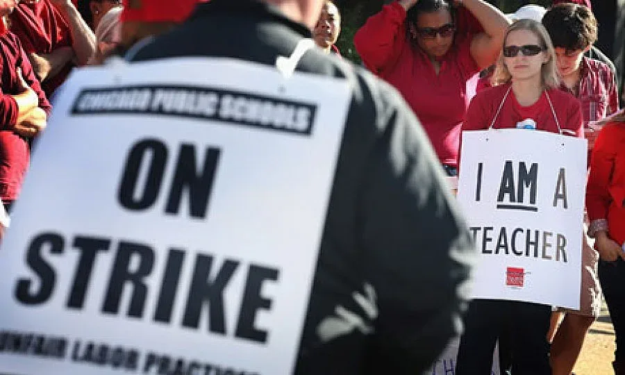 30 000 учители стачкуват в Чикаго