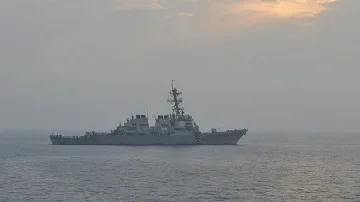 25 държави трупат кораби край Иран